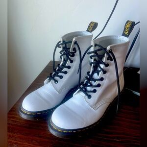 Dr. Martens/ Doc Martens